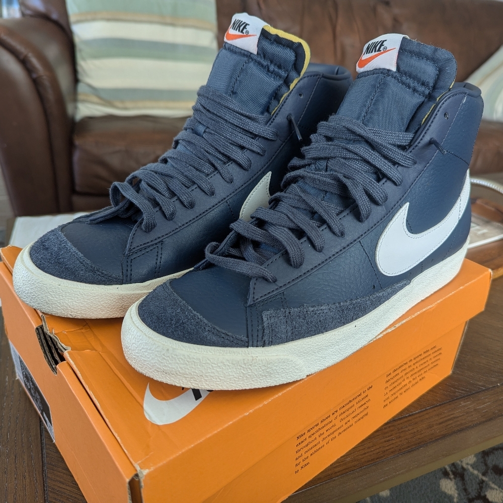 Nike Blazer Mid '77 VNTG size 12 color Thunder Blue/White